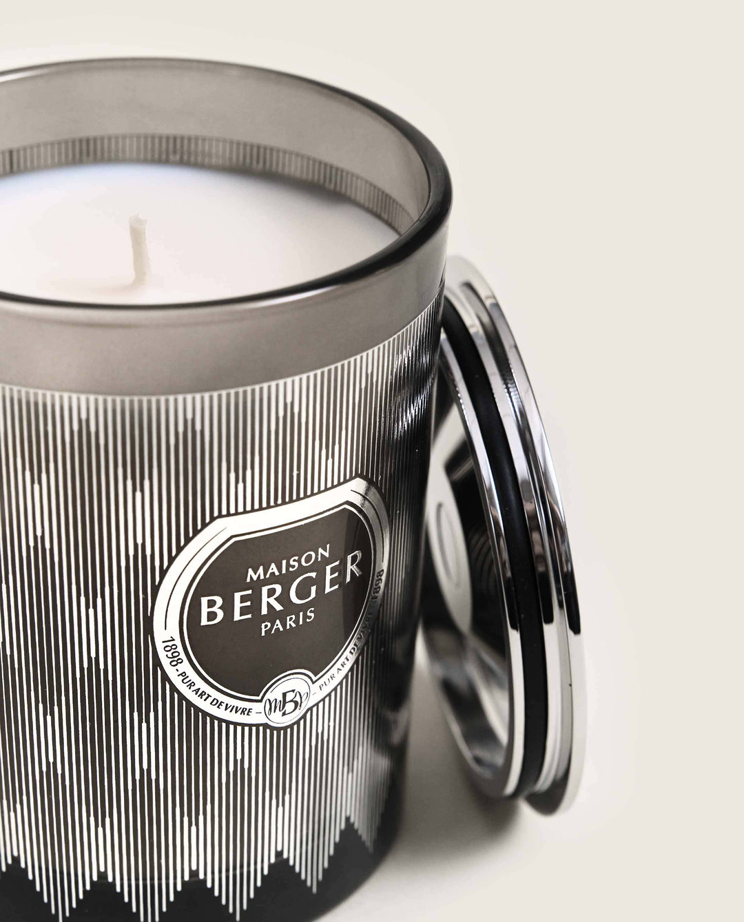 Duftkerze Evanescence Grau - Kraftvolles Leder 240 g Lampe Berger - Maison Berger offizieller Onlineshop DE - AT