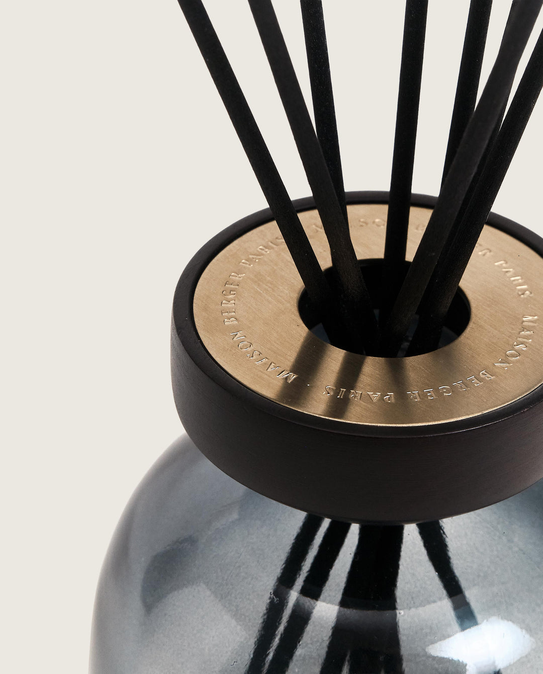 Raumduft Diffuser Wood Schwarz - Pudriger Moschus – Lampe Berger - Maison Berger offizieller Onlineshop DE