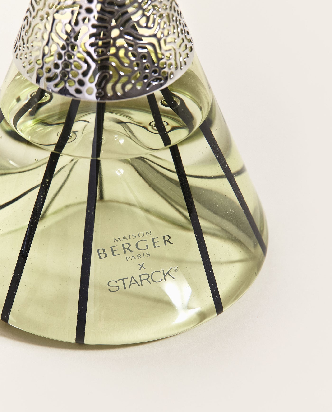 Raumduft Diffuser Maison Berger Paris by Starck - Peau d'Ailleurs Lampe Berger - Maison Berger offizieller Onlineshop DE - AT